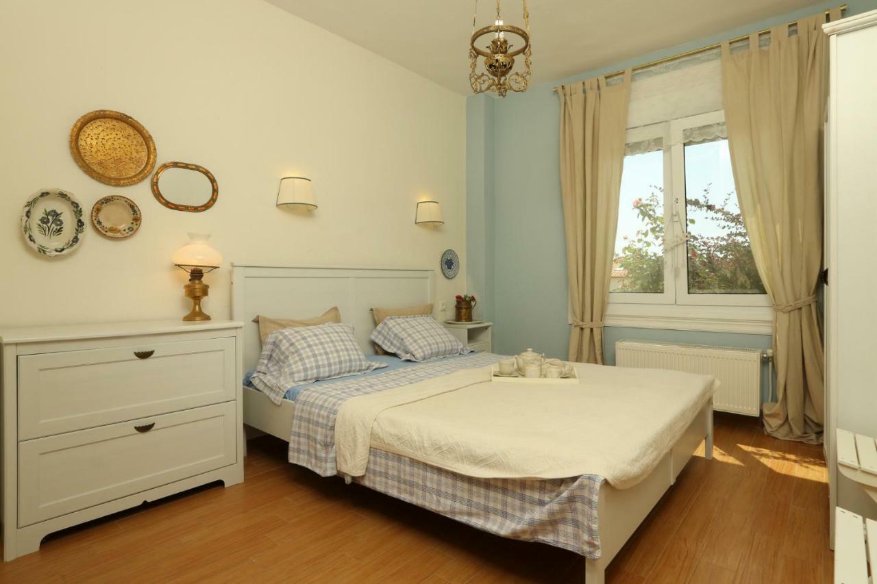 Magnificent Seascape Villa On A Secluded Beach 네아 모우다니아 외부 사진